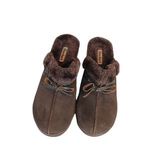 NWOB  size 10 Women Brown suede w/ fur Skechers Clogs.